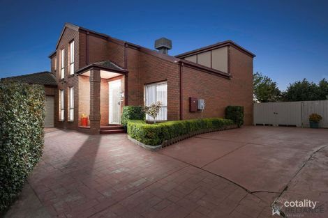 Property photo of 17 Baynton Crescent Roxburgh Park VIC 3064