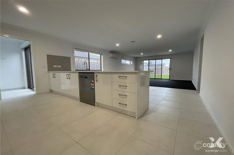 Property photo of 13 Hilda Drive Brookfield VIC 3338