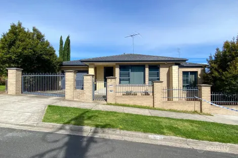 9 Meaker Ave, Oak Park, VIC 3046
