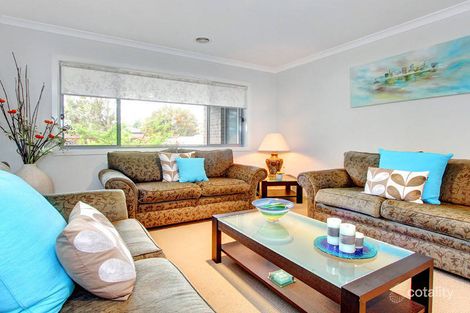 Property photo of 40 Parkedge Circuit Rosebud VIC 3939