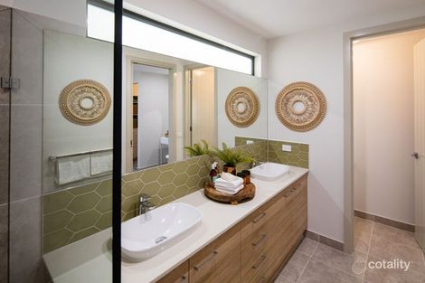 719 Growling Grass Dr, Clyde North, VIC 3978