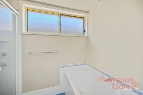 Property photo of 6 Glover Crescent Metford NSW 2323
