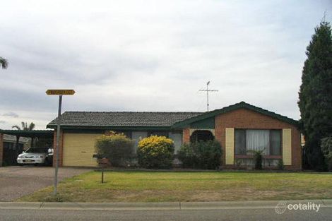 38 Pine Creek Cct, St Clair, NSW 2759