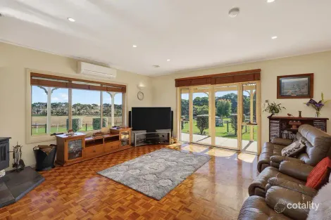 Property photo of 56 Rodger Place Bushfield VIC 3281