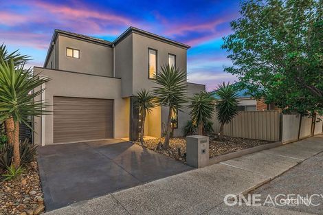 Property photo of 21 Kings Domain Caroline Springs VIC 3023
