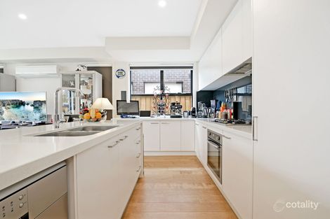 Property photo of 25 Grasslands Loop Keysborough VIC 3173