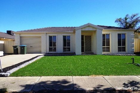 Property photo of 8 Beveridge Court Point Cook VIC 3030