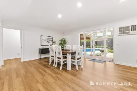 Property photo of 13 Augustus Drive Berwick VIC 3806