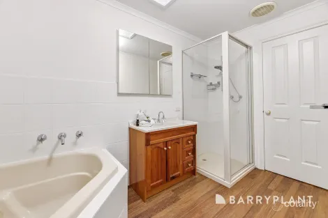 Property photo of 13 Augustus Drive Berwick VIC 3806