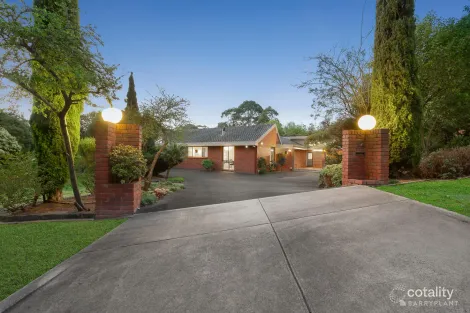 Property photo of 4 Pine Valley Way Templestowe VIC 3106