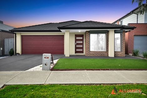 Property photo of 53 Goldeneye Circuit Werribee VIC 3030