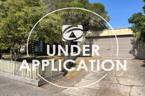 Property photo of 22 Garryowen Crescent Narre Warren VIC 3805