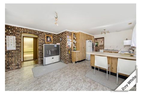 Property photo of 11 Deamer Crescent Chisholm ACT 2905