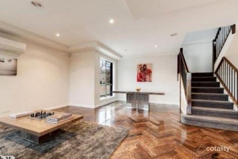Property photo of 1/753 Waverley Road Glen Waverley VIC 3150