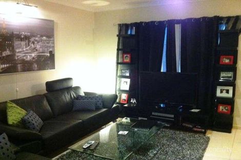 Property photo of 4/32 Papworth Place Meadow Heights VIC 3048