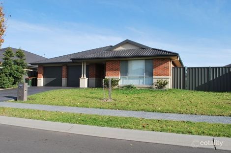 Property photo of 28 Athanlin Avenue Haywards Bay NSW 2530