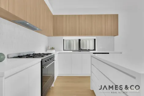 Property photo of 102 Mortar Ridge Mernda VIC 3754