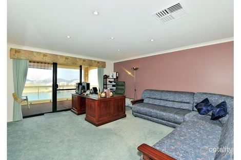 Property photo of 22 Darwin Terrace Dudley Park WA 6210