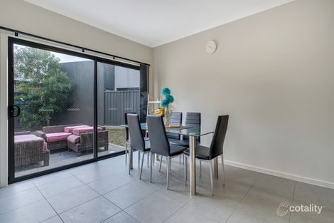 Property photo of 19 Everglade Crescent Roxburgh Park VIC 3064