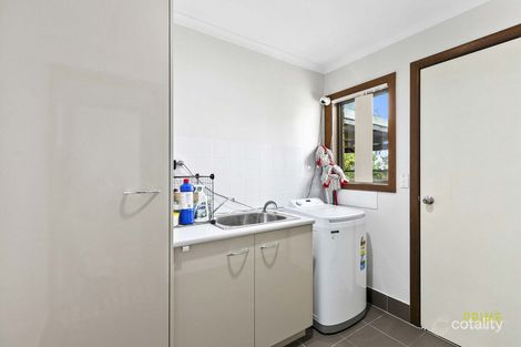 Property photo of 31 Park Street Urangan QLD 4655