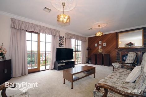 Property photo of 4 Hobbs Court Endeavour Hills VIC 3802