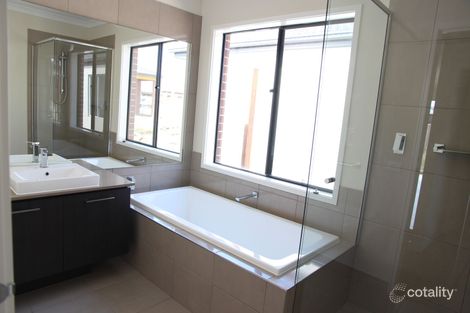 Property photo of 10 Allerby Crescent Mickleham VIC 3064