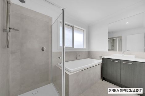 Property photo of 28 Mantis Circuit Tarneit VIC 3029