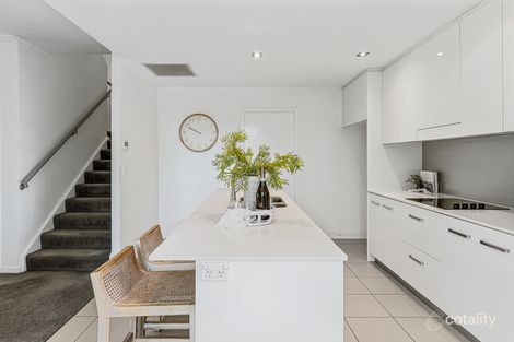 Property photo of 1/9 Crescent Avenue Mermaid Beach QLD 4218
