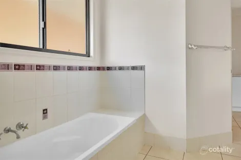 Property photo of 16 Lorna Crescent Beecher QLD 4680