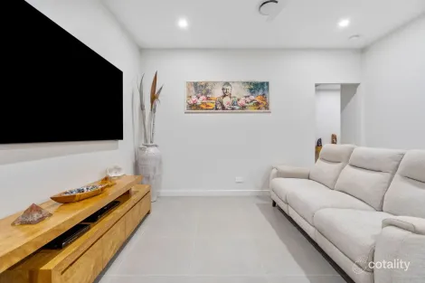 Property photo of 16/1 Lake Serenity Boulevard Helensvale QLD 4212