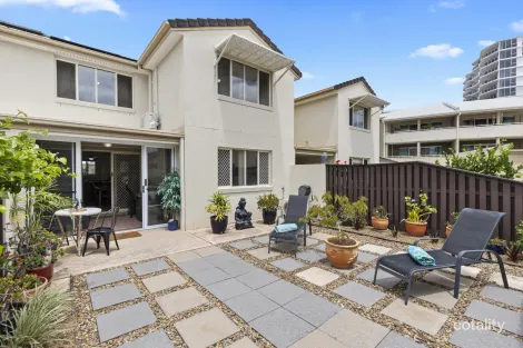 Property photo of 21/12 Promenade Avenue Robina QLD 4226