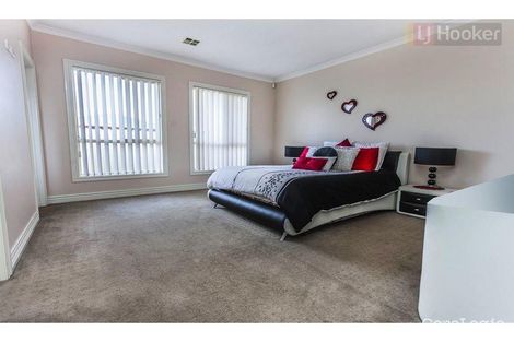 Property photo of 2 Broadway Street Roxburgh Park VIC 3064