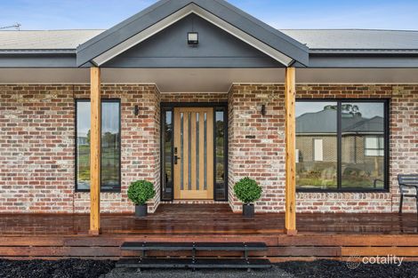 Property photo of 22 Opal Court Kyneton VIC 3444