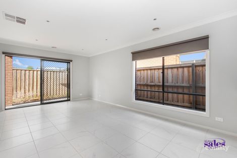 Property photo of 30 Maywood Street Pakenham VIC 3810