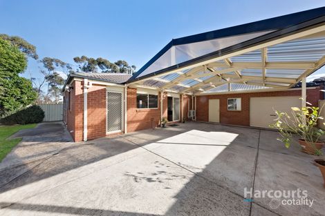 Property photo of 10 Silverdale Walk Cairnlea VIC 3023