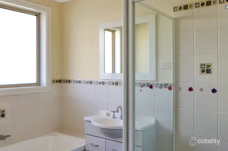 Property photo of 4 Murringo Street Young NSW 2594