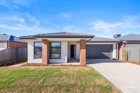 33 Hutchinson Dr, Lucas, VIC 3350