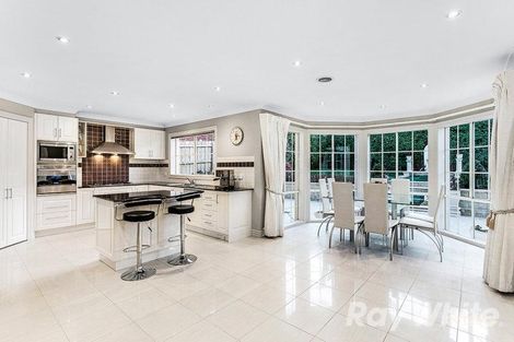 Property photo of 33 Tulloch Grove Glen Waverley VIC 3150