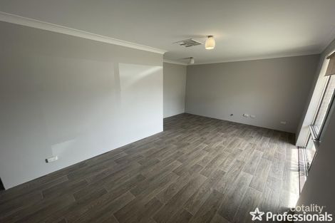 Property photo of 20 Heron Court Camillo WA 6111
