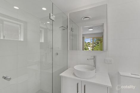 Property photo of 1/98 Pembroke Road Coorparoo QLD 4151