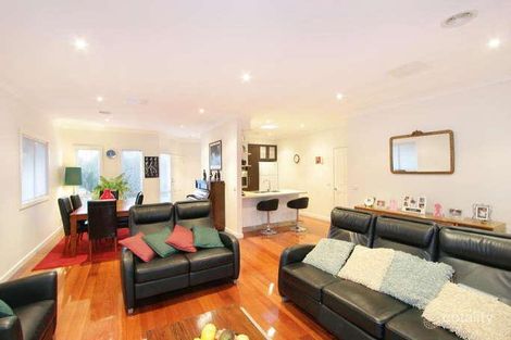 Property photo of 2/26 Willesden Road Hughesdale VIC 3166