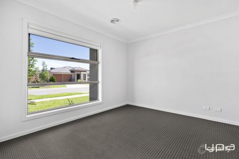 Property photo of 4 Myoora Street Werribee VIC 3030