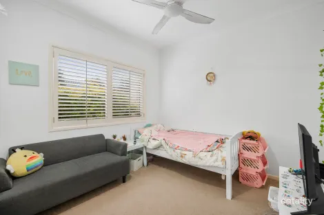 Property photo of 10 Greenbank Circuit Carrara QLD 4211