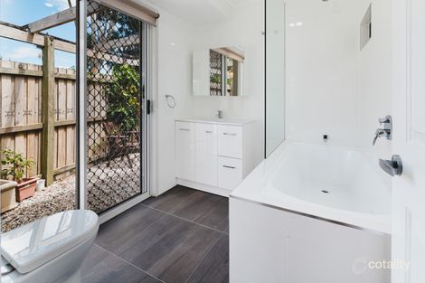 Property photo of 14 Coombe Avenue Hope Island QLD 4212