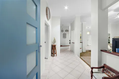 Property photo of 7 Biarritz Pass Port Kennedy WA 6172