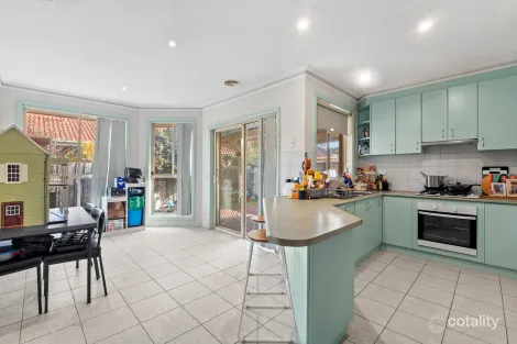 Property photo of 4 Chiarella Place Altona Meadows VIC 3028