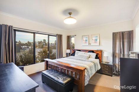 Property photo of 26 Apatite Street Treeby WA 6164