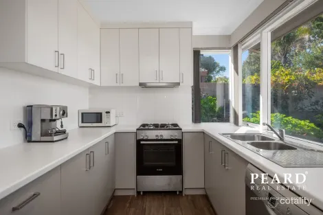 Property photo of 6 Vista Close Edgewater WA 6027