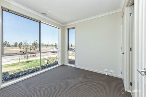 Property photo of 34 Cascade Terrace Craigieburn VIC 3064