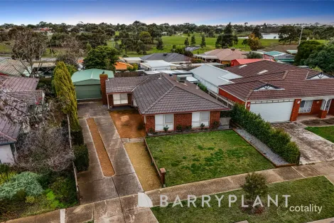Property photo of 17 Winfield Drive Kurunjang VIC 3337
